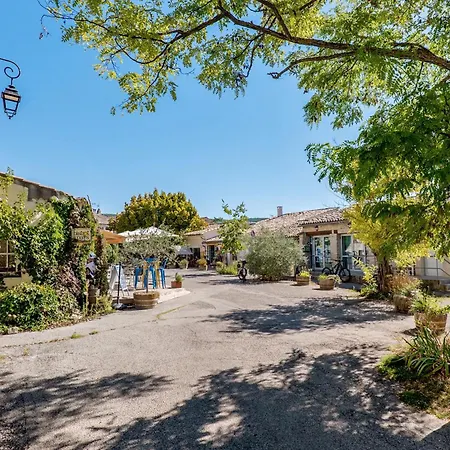 Ferienhaus Maison De Avec Jardin Revest-des-Brousses